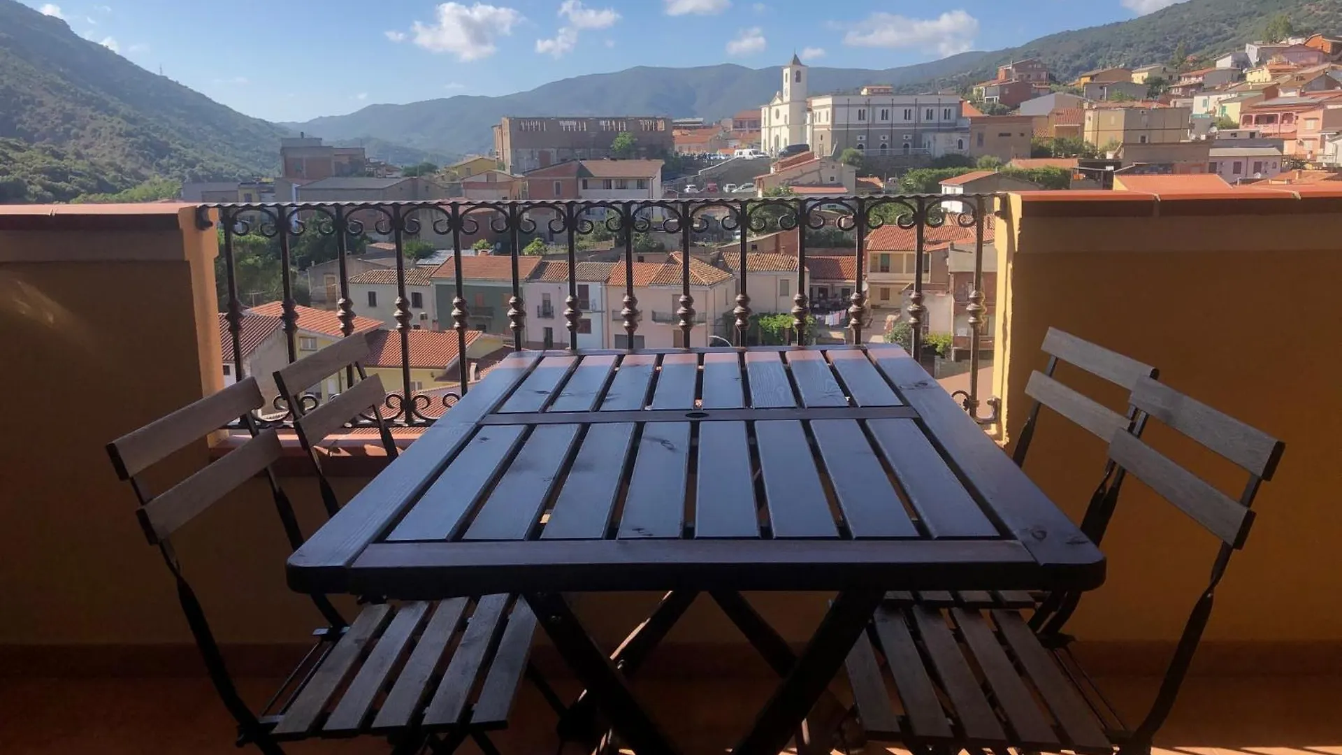 فيلا Attic With A View فلومينيماجيوري